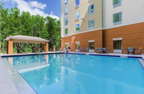 Florida Central Atlantic Coast Apartment | Fresh King Studio Suite | Full Kitchen & Outdoor Pool | 2.4 mi to Disney Springs