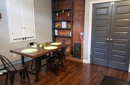 Corryville Apartment | Fresh Modern Industrial split level
