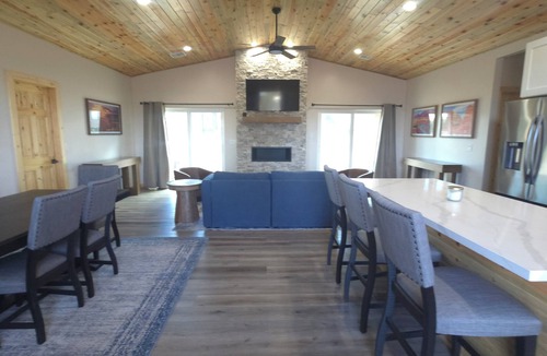 Overgaard House | Fresh new Cabin, 3 BR, Family-friendly, White Mountain Escape