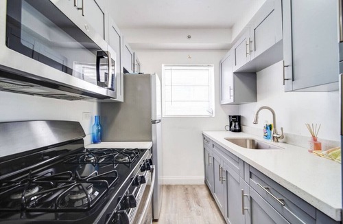 South Beach Condo | Fresh Ocean Dr, Apt w/2 Queen Beds-Steps 2 Beach