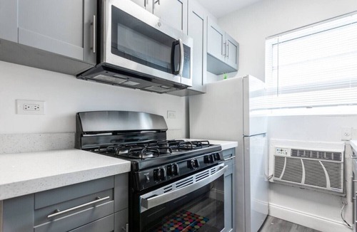 South Beach Condo | Fresh Ocean Dr, Apt w/2 Queen Beds-Steps 2 Beach
