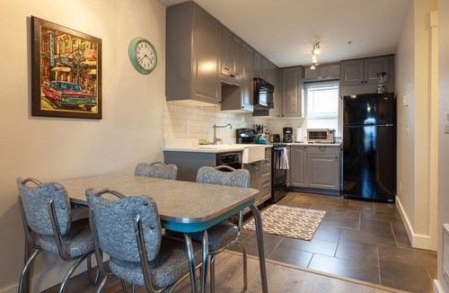 Hood River Condo | Fresh remodel, quiet neighborhood, ample parking, easy come easy go