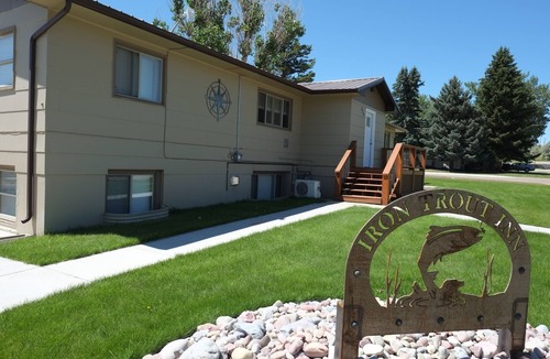 Cascade Apartment | Freshly Remodeled 2 Bedroom, Full Kitchen, living Room Suite, in Cascade unit #2
