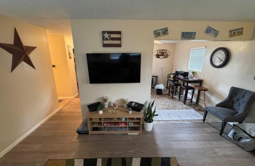 Junction City Ski Chalet | Freshly Remodeled 2 Bedroom Retreat
