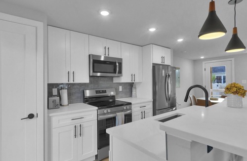 West Cape May House | Freshly Updated Cape May Home w/Private Yard!