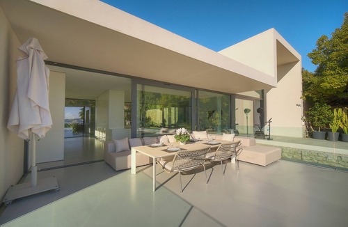 Golfe Juan Villa | FRGK RAMPE Exceptional villa with a pool and ocean view