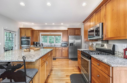 McHenry Cottage | Friday's Escape by Taylor Made Deep Creek