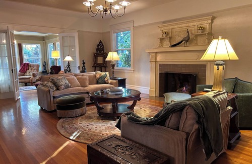 Lodi House | Friedberger Manor - Enjoy Downtown Elegance - 3b/2.5ba - June Promotion!