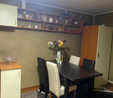 Pitesti Apartment | Friend's House