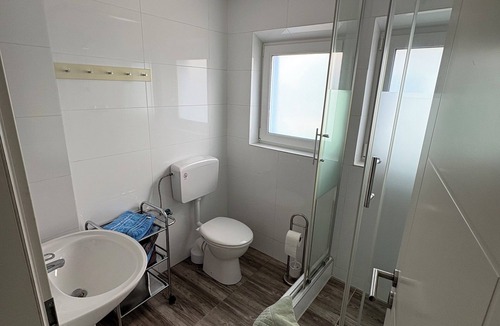 Dieburg House | Friendly accommodation with parking in a central location