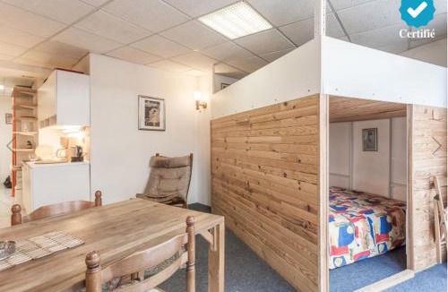Clignancourt Apartment | Friendly Budget-Studio 35m2 Paris Montmartre