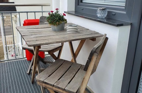 Dersdorf Apartment | Friendly Home - "Helles Dachstudio" Köln Bonn Phantasialand