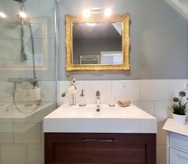 Dersdorf House | Friendly Home - Stadthaus