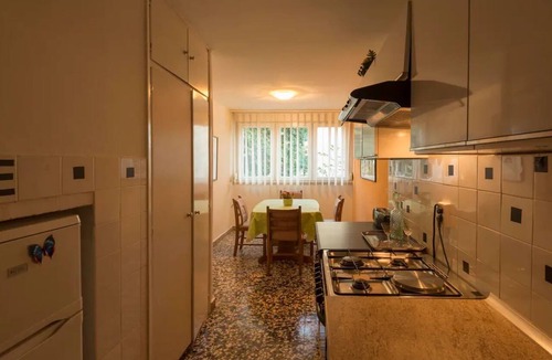 Split Apartment | Friendly Well Located Family Apartment - Two bedroom apartment