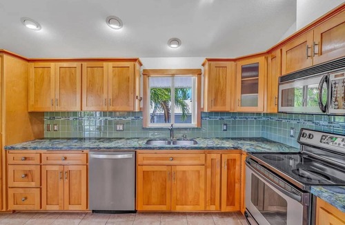 Eden Pines House | Frigate Landing - Beautiful Waterfront home,60ft seawall,Tiki Hut, Pet Friendly,