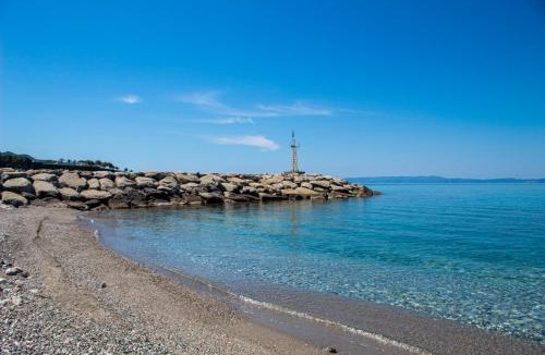 Akrogialion Apartment | Frinda, studio next to the sea