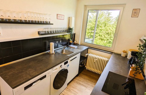 Kirchditmold Apartment | Frisch Sanierte Wohnung mit 2 Schlafzimmer, Balkon und Fernblick!