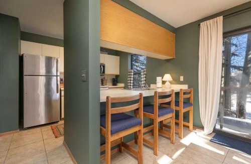 Frisco House | Frisco Mountainside Retreat: Walk Downtown