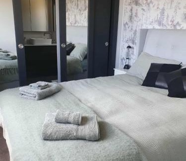 Martinborough House | Frogs Hollow