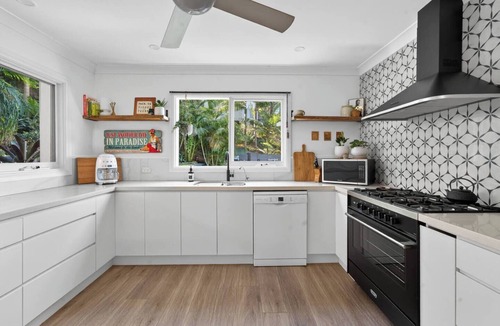 Avalon Beach House | Frogs Hollow Poolside Sanctuary near Avalon Beach