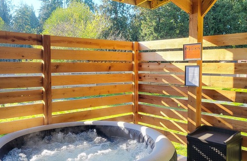 Stillwater House | Frolander Bay Resort - Dolphin RV