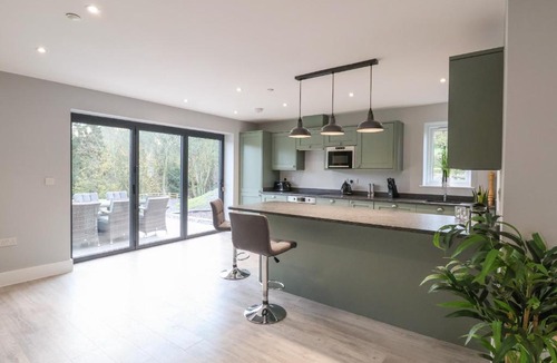 Ruthin House | Fron Haul - Robin Goch