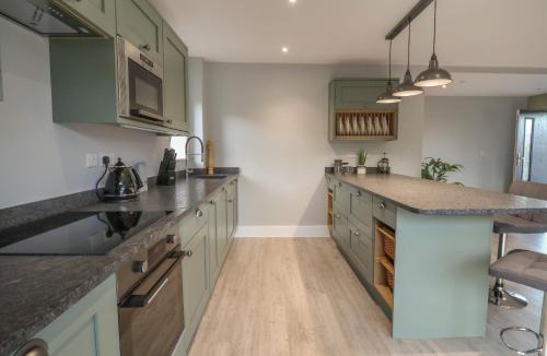 Ruthin House | Fron Haul - Robin Goch