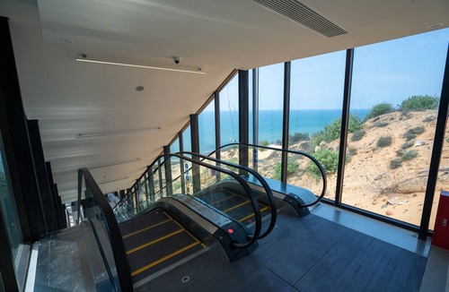 Suoi Nuoc Beach Apartment | Front Beach Condotel Apec Mandala Mui Ne - New in 2023