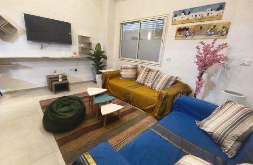 Halq al Wadi Apartment | Front beach cosy apartment