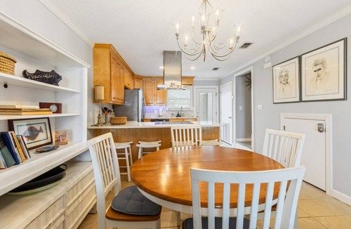 Sunnyside Villa | Front Beach Rd Gulf Escape 2BR/2.5BA