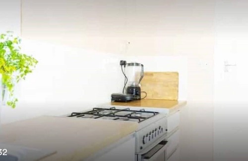 Oadby House | FRONT DOUBLE BEDROOM NEAR INFIRMARY