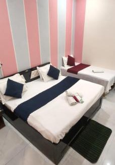 Faizabad Hotel | Front of Ram Mandir gate"Rudra Prabha INN" 7355-6911-08
