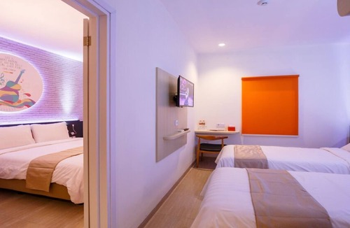 Muntilan Hotel | Front One Budget Muntilan