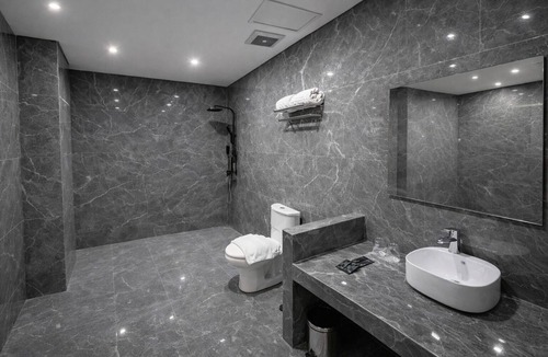 Surabaya Hotel | Front One Hotel Mesir Surabaya