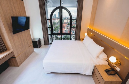 Surabaya Hotel | Front One Hotel Mesir Surabaya
