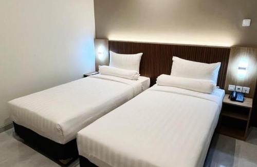 Surabaya Hotel | Front One Hotel Mesir Surabaya