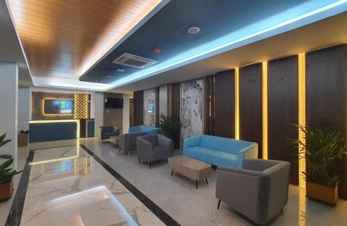Solo City Centre Hotel | Front One Luxe Hotel Solo