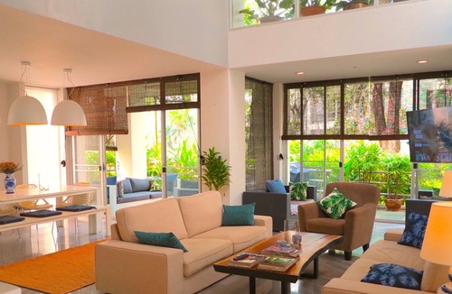 Chakphong House | Front Samet Beach House w/ Swimming Pool | WiFi, Maid Service, Island Excursions