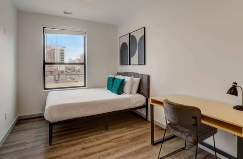 Downtown Lincoln Apartment | Frontdesk | 1 BR Apt by Schwartzkopf Park