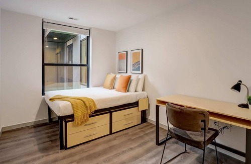 Downtown Lincoln Apartment | Frontdesk | 2 BR Apt by Lincoln Children's Museum