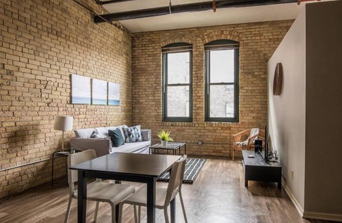 Warehouse District Apartment | FRONTDESK 50 4th Ave Apts North Loop Warehouse District