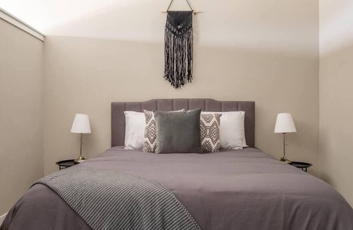 Security Acres Apartment | Frontdesk | Bright 1 BR Apt in Old Town Scottsdale