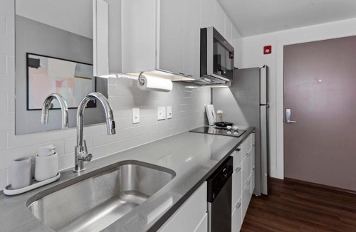 Hanover Place Apartment | FRONTDESK Bright Open Studio Apt near Union Hill