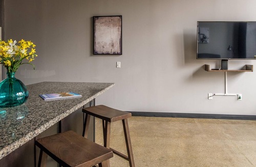 Strip District Apartment | Frontdesk | Chic + Open 1BR near Downtown