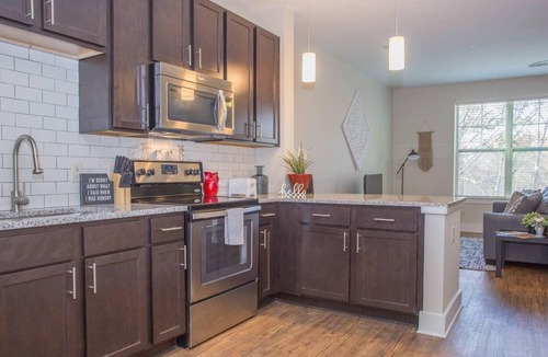 SouthPark Apartment | Frontdesk | Designer + Chic Studio Apt w/ Parking