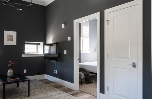Near Southside Apartment | FRONTDESK Modern 1 BR Apt near Tower Grove Park