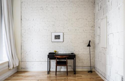 Downtown St. Louis Apartment | FRONTDESK Open 2BR near the Enterprise Center