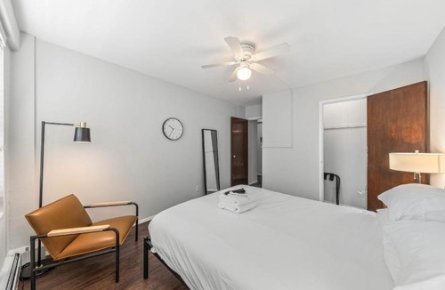 Hyde Park Apartment | FRONTDESK Open Modern 1 BR Apt by Hyde Park
