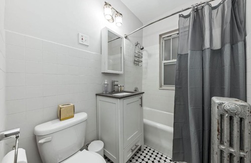 Hyde Park Apartment | FRONTDESK Relaxing Studio Apt near 63rd St Beach