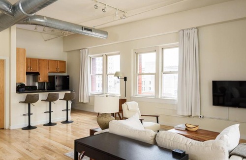 Downtown St. Louis Apartment | FRONTDESK Spacious 2 BR near The Gateway Arch